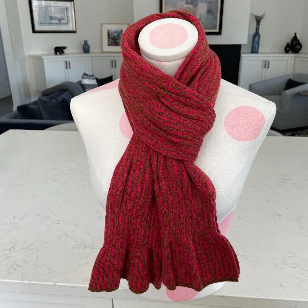 Echo Cozy Outdoor Stripe Pattern Scalloped Edge Knit Scarf Pink Tan Sz OS